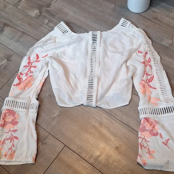 H&M Divided Crop Top - Picture 8 of 8